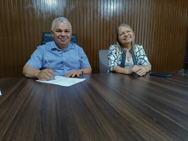 Prefeito de Alhandra, Marcelo Rodrigues, fará viagem e vice-prefeita Zilda do Varejão assume prefeitura