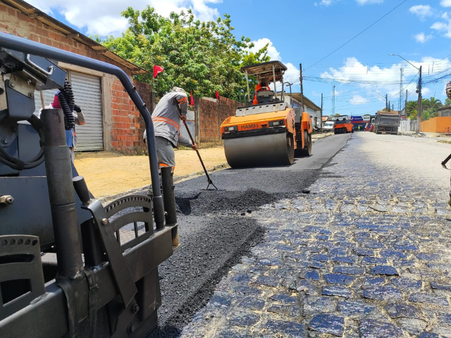 Cidade de Alhandra avança com pavimentação em oito ruas; investimento com recursos próprios são mais de 2 milhões de reais
