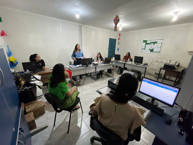 NASF de Alhandra planeja ações de saúde para novembro em reunião com a equipe