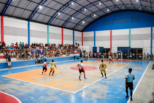 Torneio de Futsal marca as comemorações dos 66 anos de emancipação política de Alhandra com ginásio lotado e jogos eletrizantes em Mata Redonda