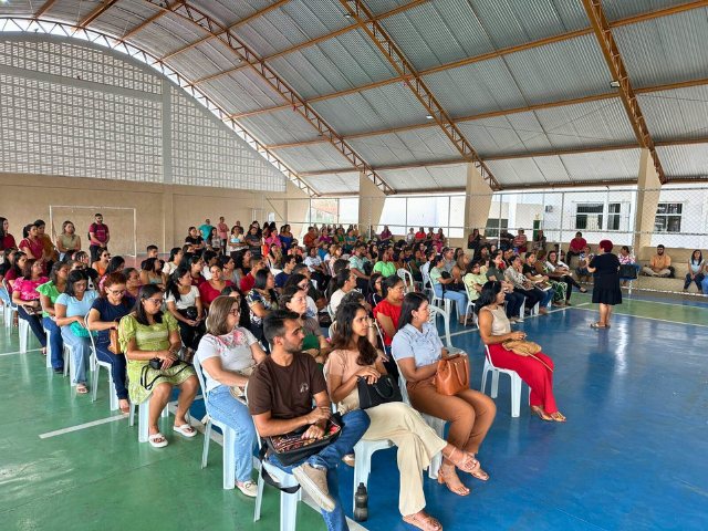 Alhandra promove formação para professores da Rede Municipal com foco na equidade racial
