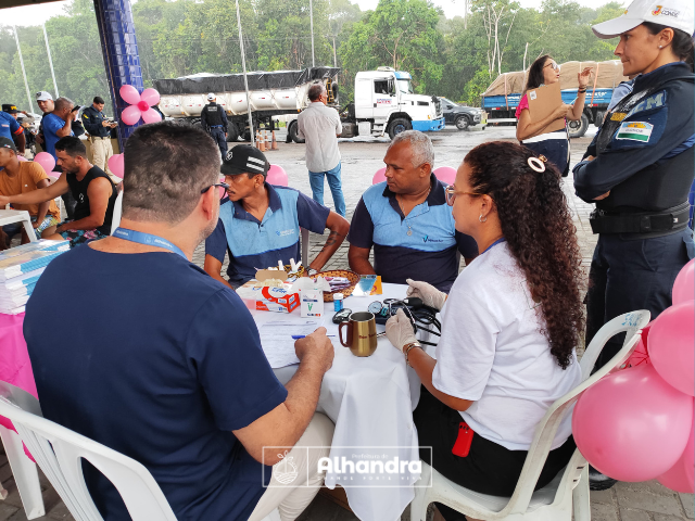 Alhandra participa de Comando Preventivo de Saúde, em Mata Redonda, realizado pela PRF; a ação contou com apoio do Hemocentro, da PM e da GM