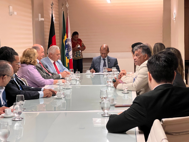 Prefeitura de Alhandra entrega decreto de desapropriação ao TJPB para construção de novo Fórum na Comarca de Alhandra