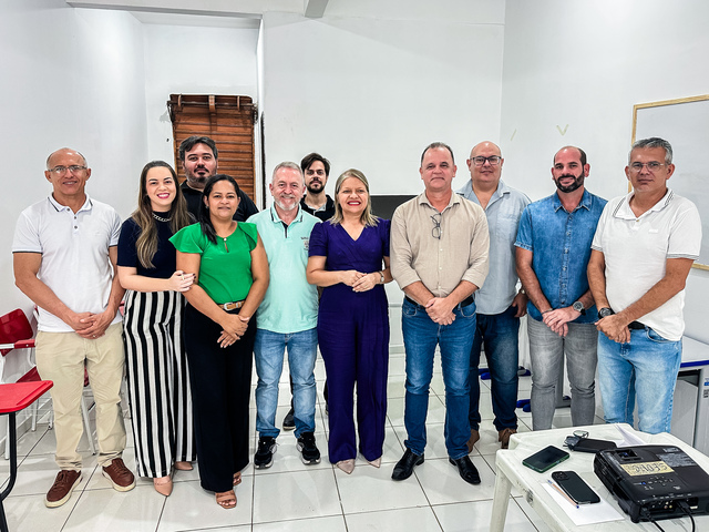 Educação de Alhandra, IFPB, UFPB e Instituto IA unem forças com foco na qualificação de jovens para o mercado de trabalho 