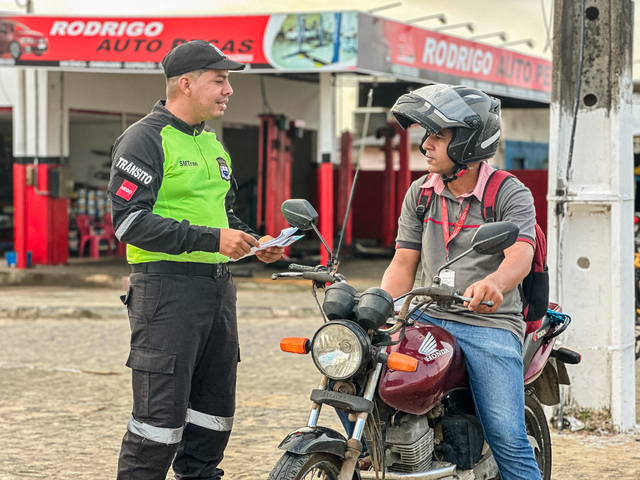 Em mais uma ação, blitz educativa reforça compromisso de Alhandra com um trânsito seguro 