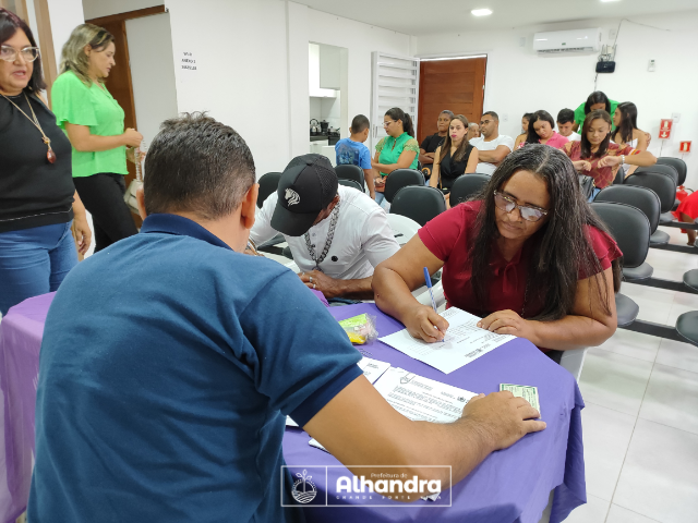 Governo do Estado em parceria com a Prefeitura de Alhandra entrega 12 casas pelo Programa Parceiros da Habitação