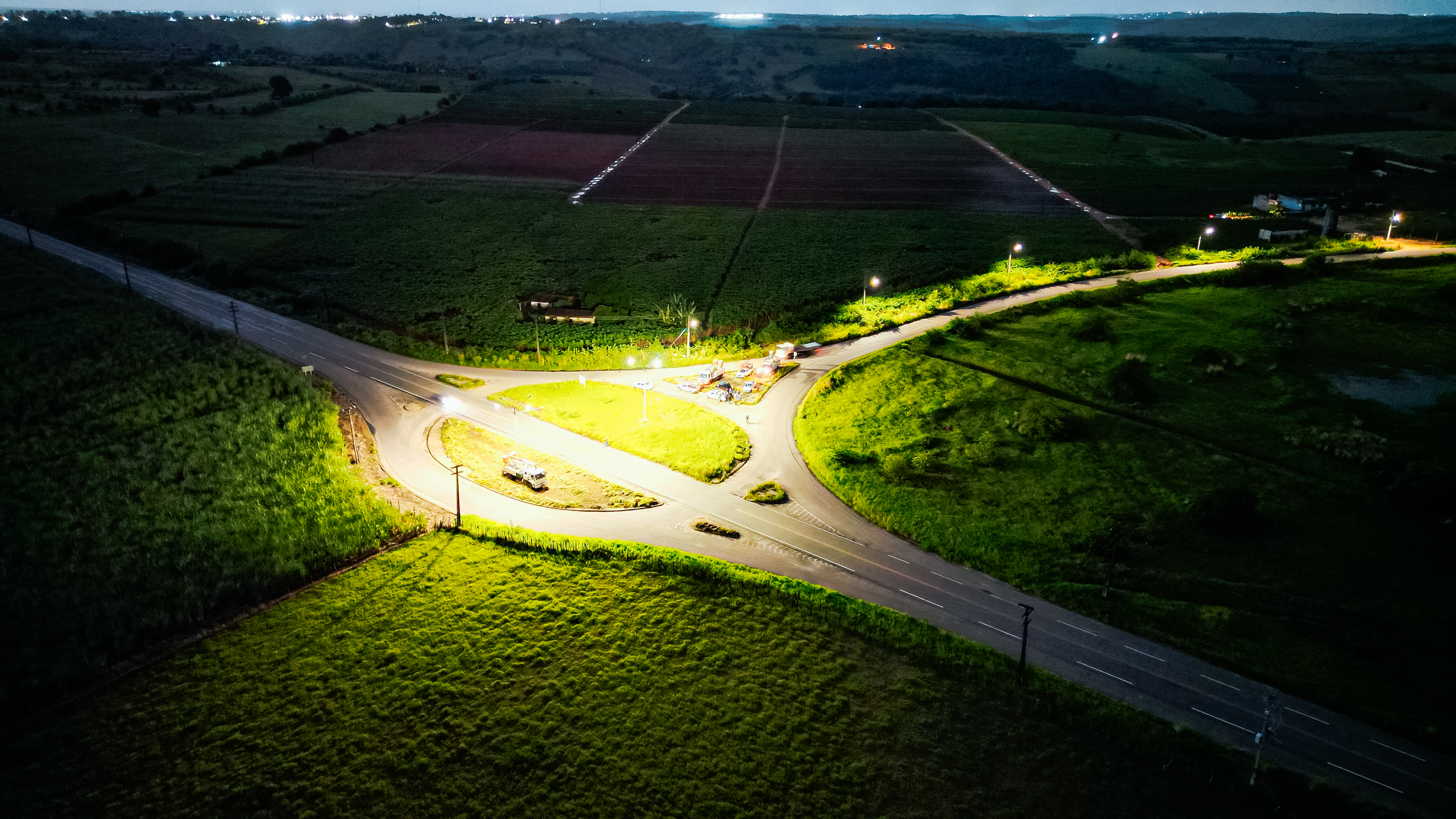 Prefeitura de Alhandra avança com a modernização da iluminação pública e leva mais segurança à zona rural!