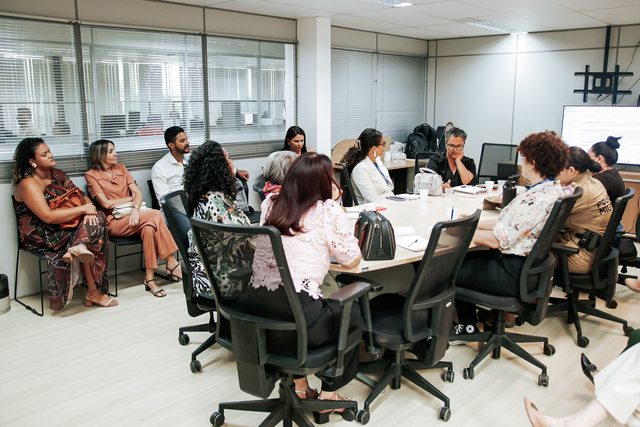 Prefeitura de Alhandra participa de reunião da Rede Estadual de Atenção às Mulheres e reforça compromisso com proteção às vítimas de violência 