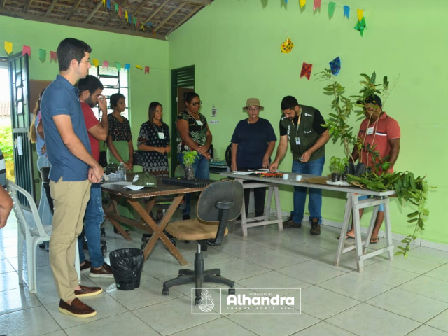 Prefeitura de Alhandra capacita servidores e proporcionar aos produtores rurais aprimoramento de conhecimento com curso de Produção de Mudas
