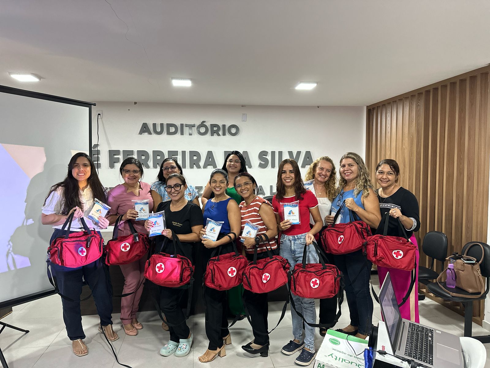 Prefeitura de Alhandra realiza reunião com enfermeiras e fortalece atendimento nas UBS