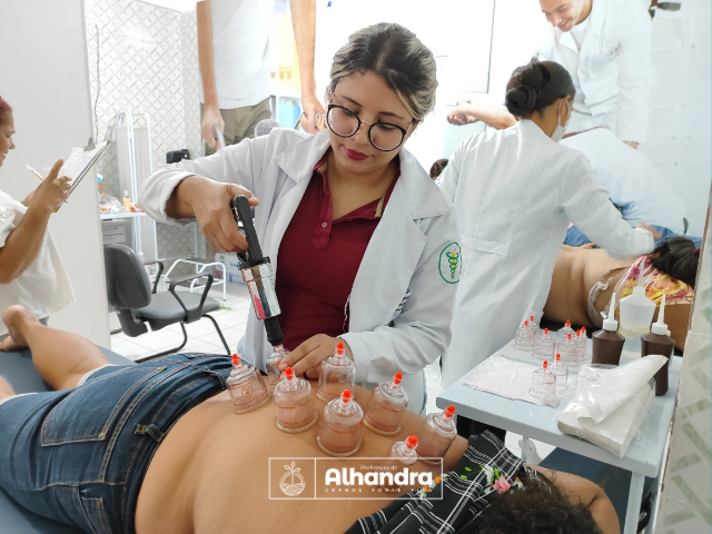 Mulheres assistidas pelo Centro de Reabilitação na localidade de Mata Redonda recebem serviços de autocuidado