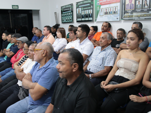 Alhandra realiza audiência pública da LOA 2025 e apresenta prioridades para o próximo ano
