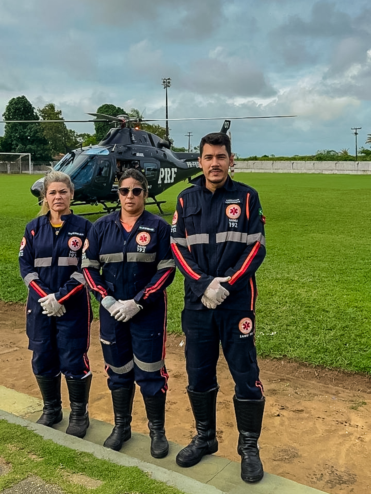 SAMU Alhandra participa de operação conjunta com helicóptero da PRF para resgate de vítima com trauma grave!