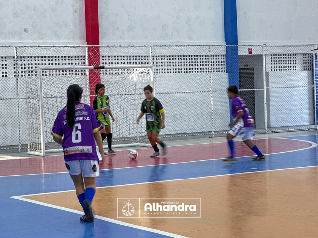 Mês da Mulher: Torneio de Futsal Feminino reúne atletas no ginásio poliesportivo na localidade de Mata Redonda, em Alhandra