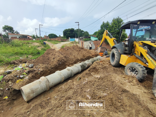 Prefeitura de Alhandra realiza serviços de drenagem na localidade do Buraquinho, na cidade de Alhandra
