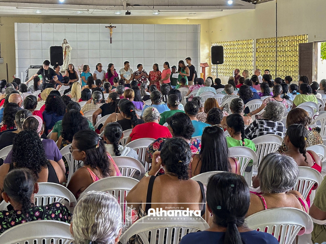 Prefeitura de Alhandra celebra o Dia das Mães com momento especial de confraternização com as mães dos SCFV’s
