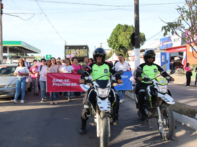 Alhandra realiza caminhada em alusão à Campanha Outubro Rosa e reforça ações de saúde para as mulheres


