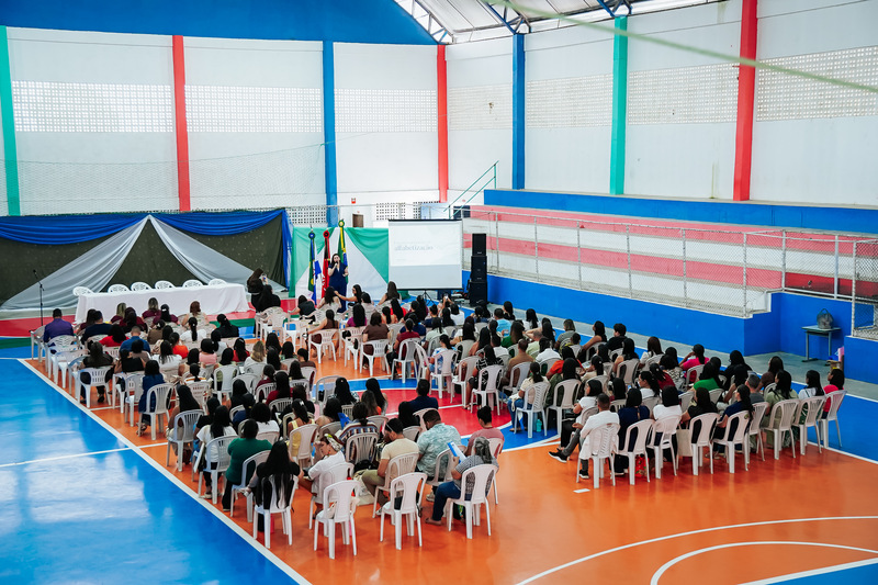 Alhandra realiza 1º Congresso de Alfabetização e fortalece formação de professores da rede municipal