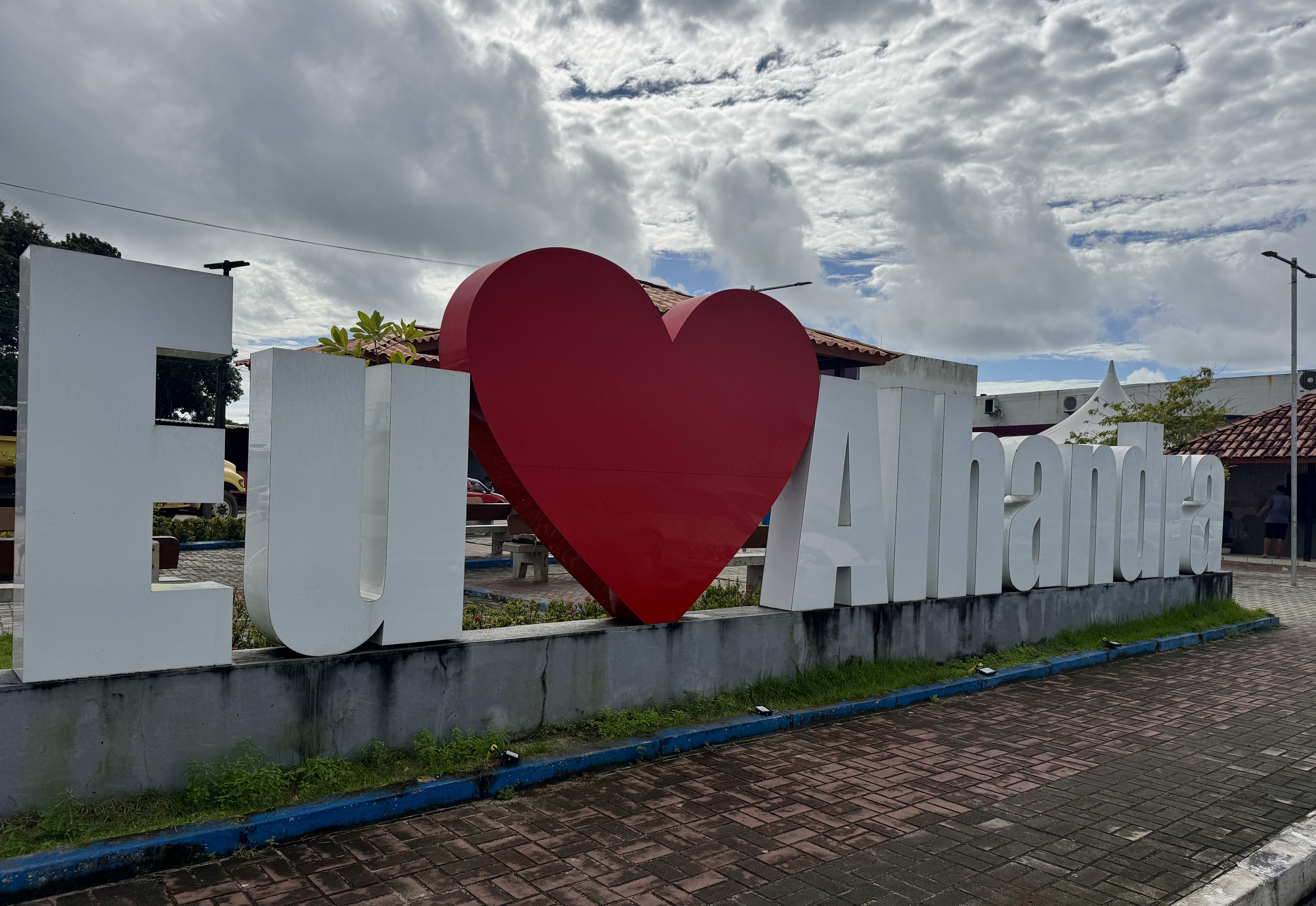 Prefeitura de Alhandra inicia campanha de recolhimento de animais de grande porte soltos em vias públicas
