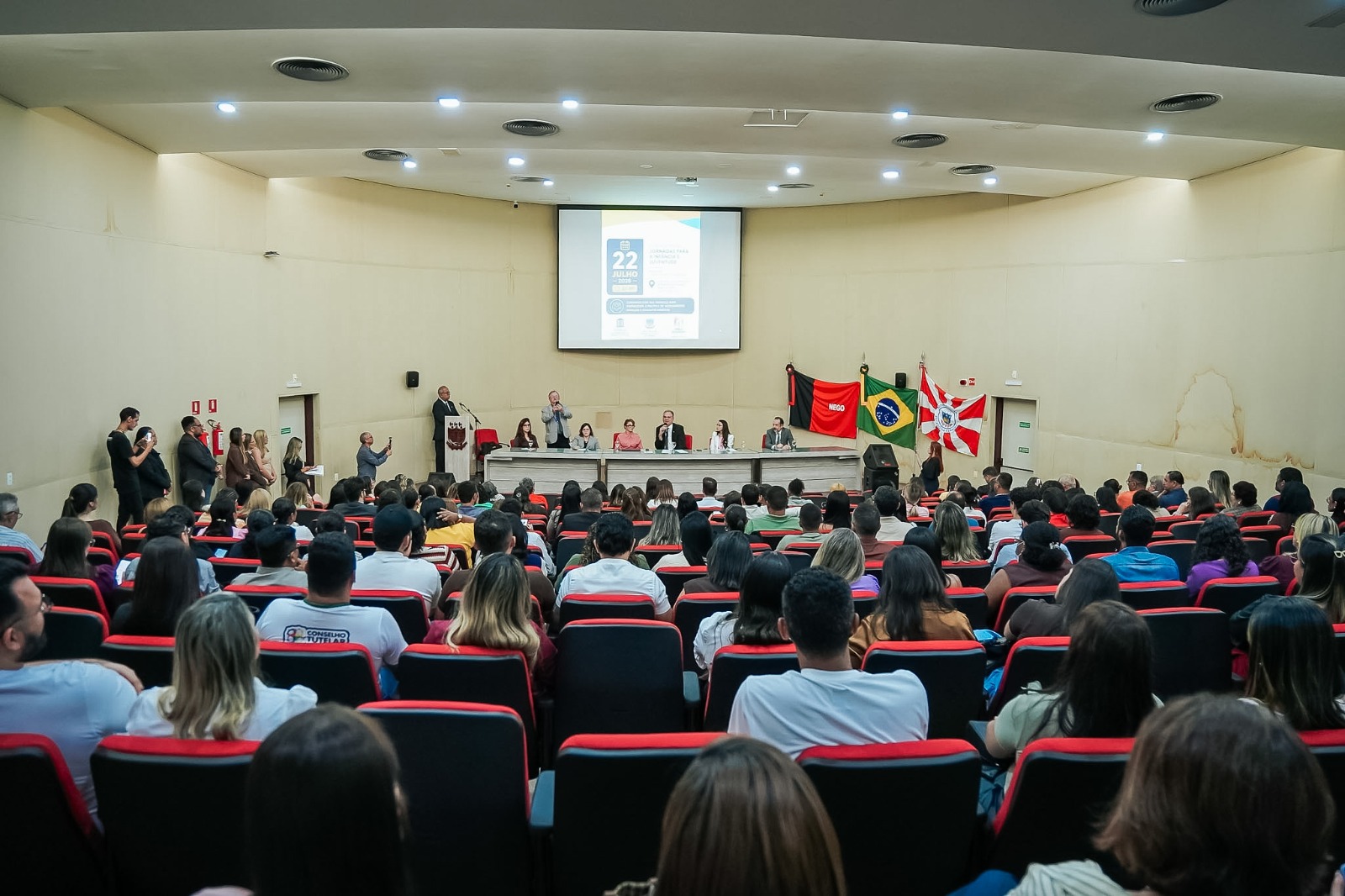 Alhandra participa de encontro estadual sobre fortalecimento da proteção à infância e à adolescência