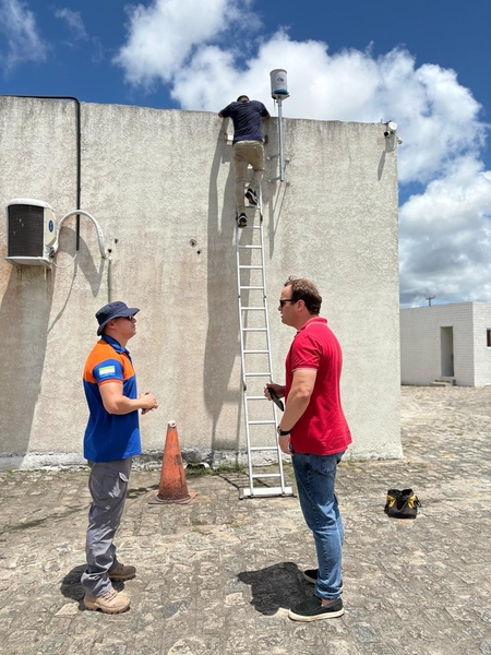 Defesa Civil de Alhandra amplia monitoramento das chuvas com instalação de pluviômetros pelo Cemaden